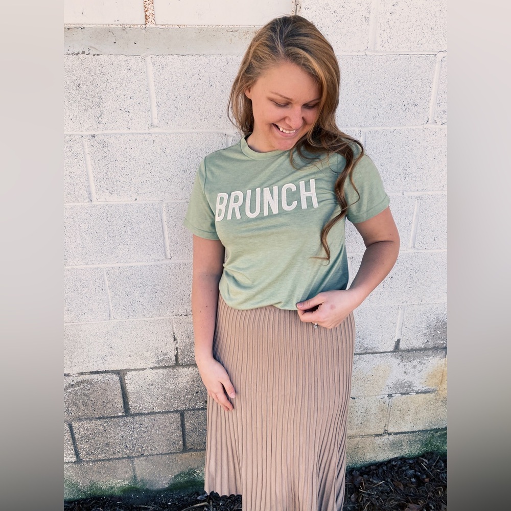 💚Boutique “BRUNCH” Graphic Tee